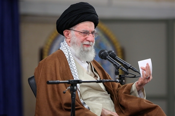 رهبر انقلاب اسلامی در دیدار دست‌اندرکاران و کارگزاران حج؛ حج، میقاتی بین‌المللی و میعادی جهانی با منافع متعدد دنیوی و اخروی